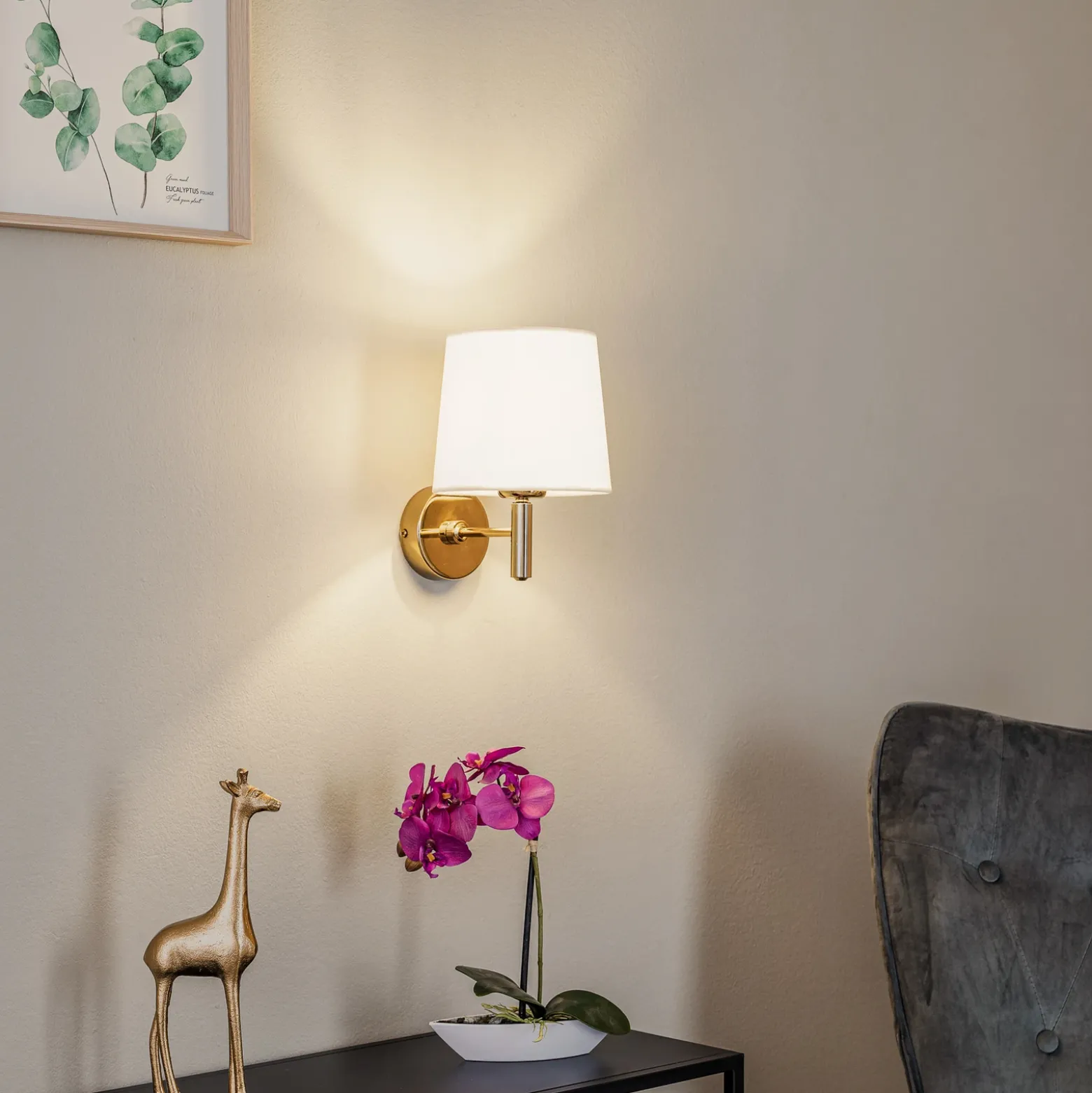 Aplique de pared Polo Plus con pantalla textil, latón/crema