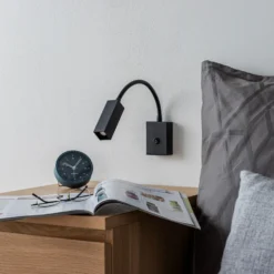 Aplique de pared Raisio, brazo flexible, negro