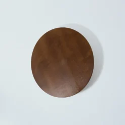 Aplique de pared Rito de Envostar, nogal, Ø 40 cm