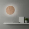 Aplique de pared Rito de Envostar, madera clara, Ø 30 cm