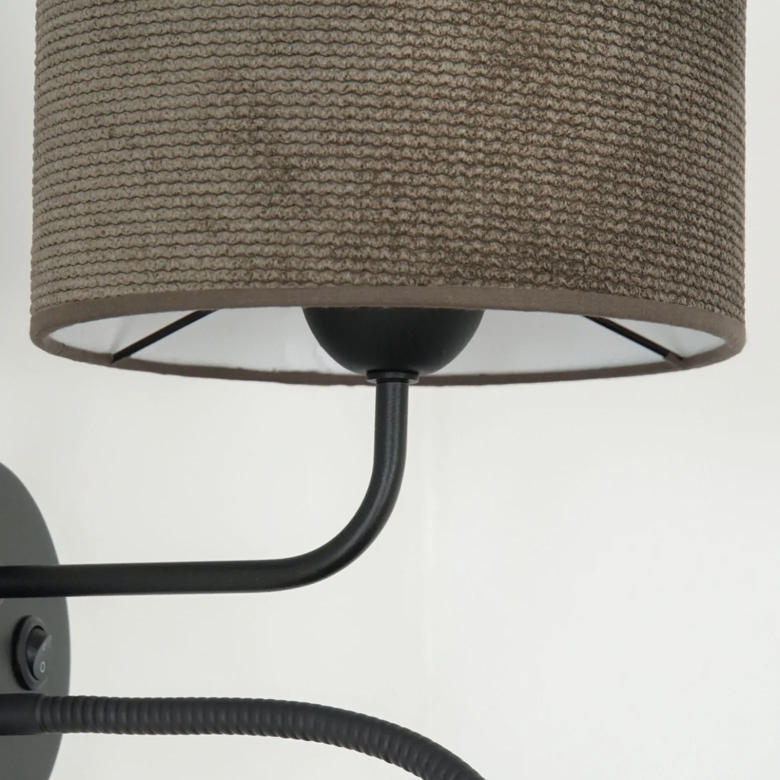 Aplique de pared Roller, cordón gris oscuro, negro, con brazo de lectura