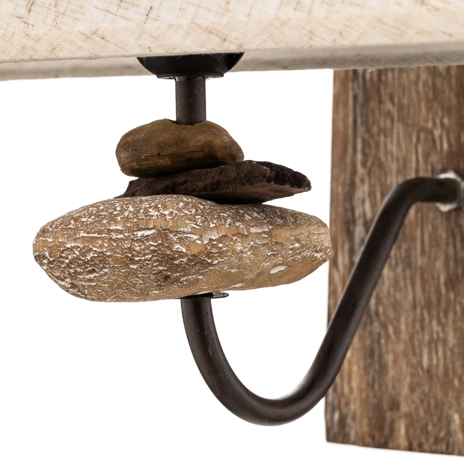 Aplique de pared Seregon con decoración de piedra y pantalla de tela