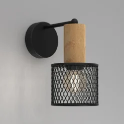 Aplique de pared Sobresa con pantalla de rejilla