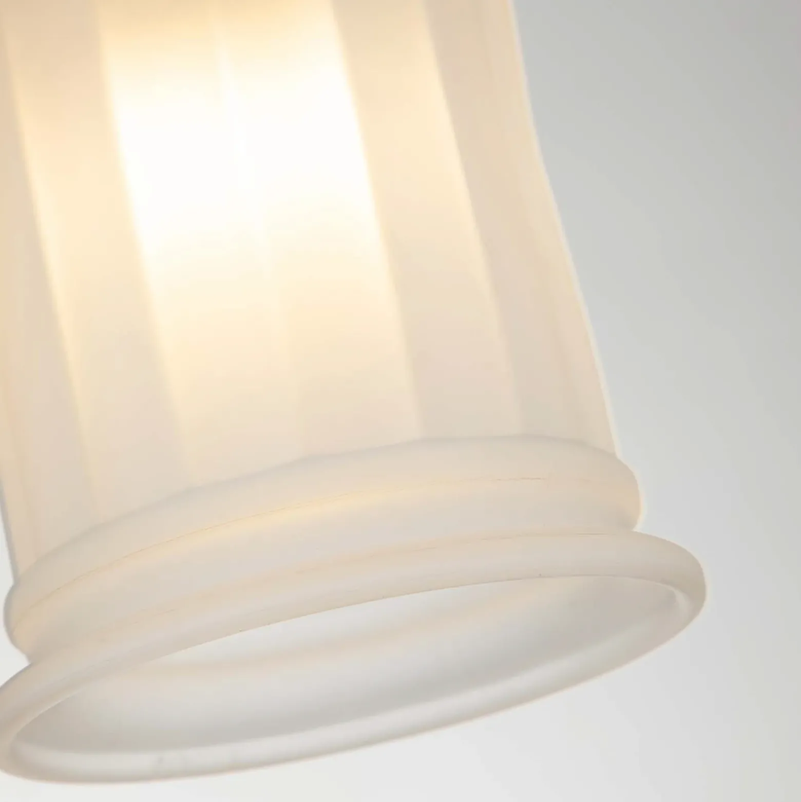 Aplique de pared Swell, color latón, cristal, 24 cm, IP44, G9