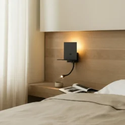Aplique de pared Thorid de Lindby, negro, USB, lámpara de lectura LED, G9