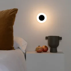 Aplique LED Moy en negro con pantalla de vidrio