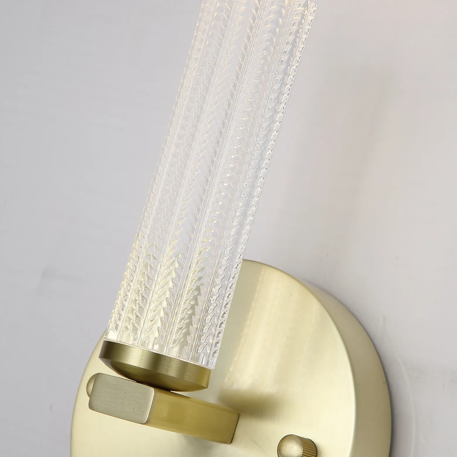 Aplique LED para baño Aberdeen, altura 24 cm, metal color latón