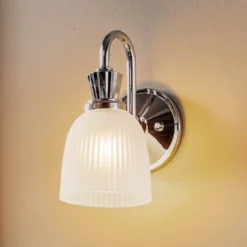 Aplique LED para baño Cora, 1 luz, IP44, cristal