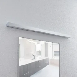 Aplique LED para baño Layan de Lindby, 120 cm, cromo, metal