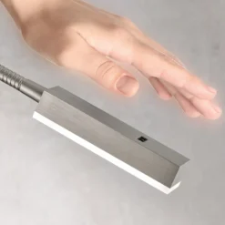 Aplique LED Raik fácilmente atenuable con enchufe