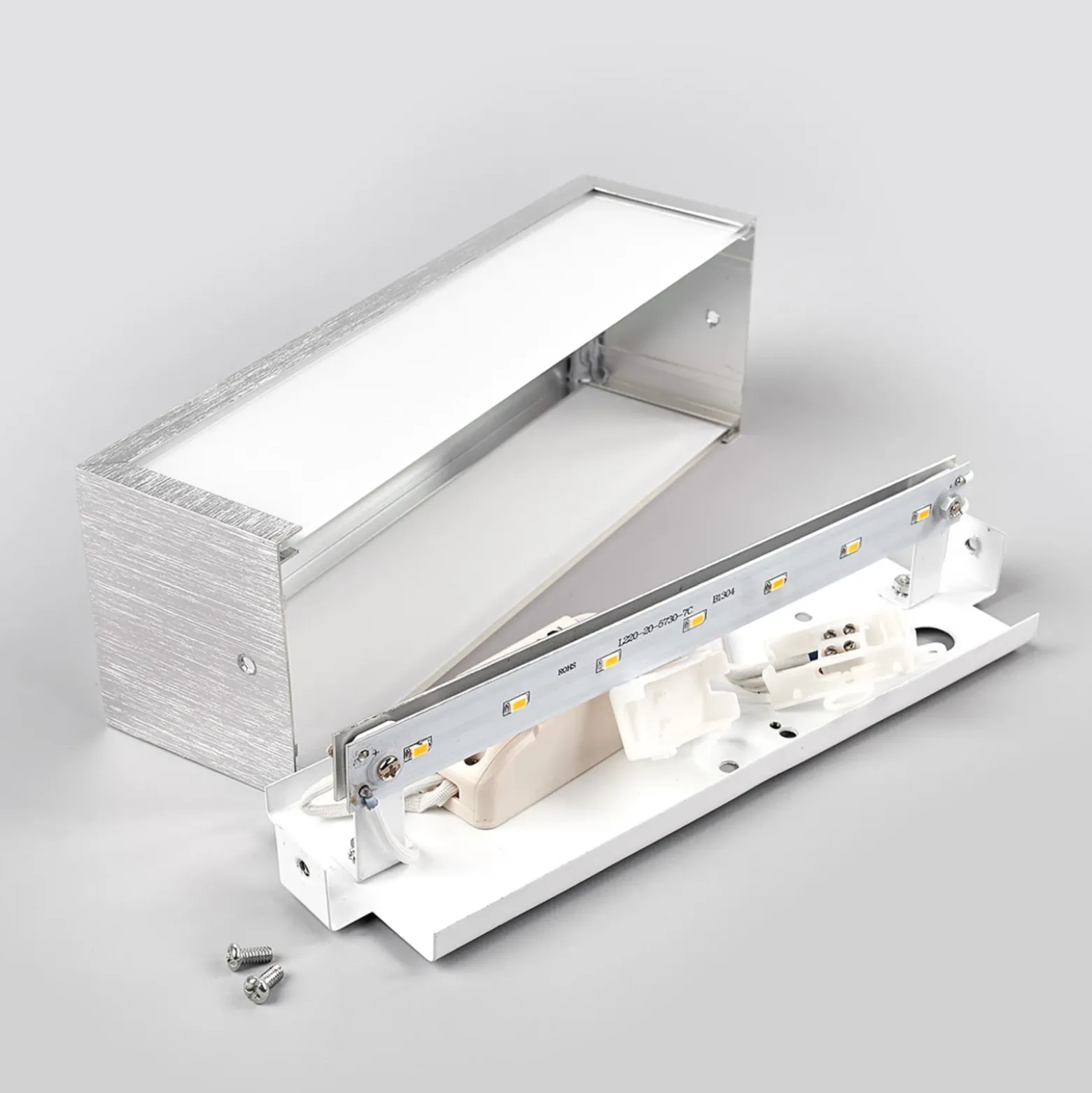 Aplique LED Ranik rectangular de aluminio