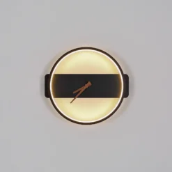 Aplique LED Sussy con reloj, negro, anchura 32 cm