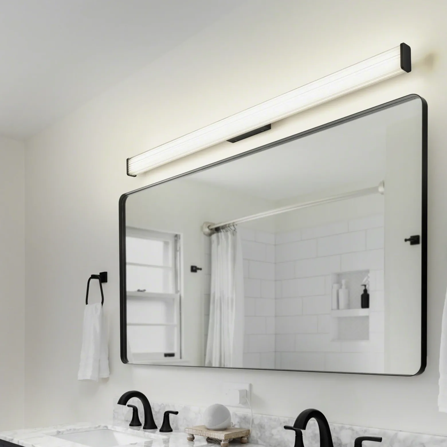 Aplique para baño LED Alla IP44 120cm negro