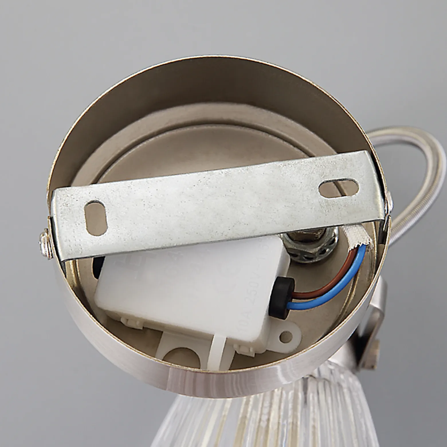 Aplique para baño Lindby Kara, 21 cm de altura, cristal, IP44, G9