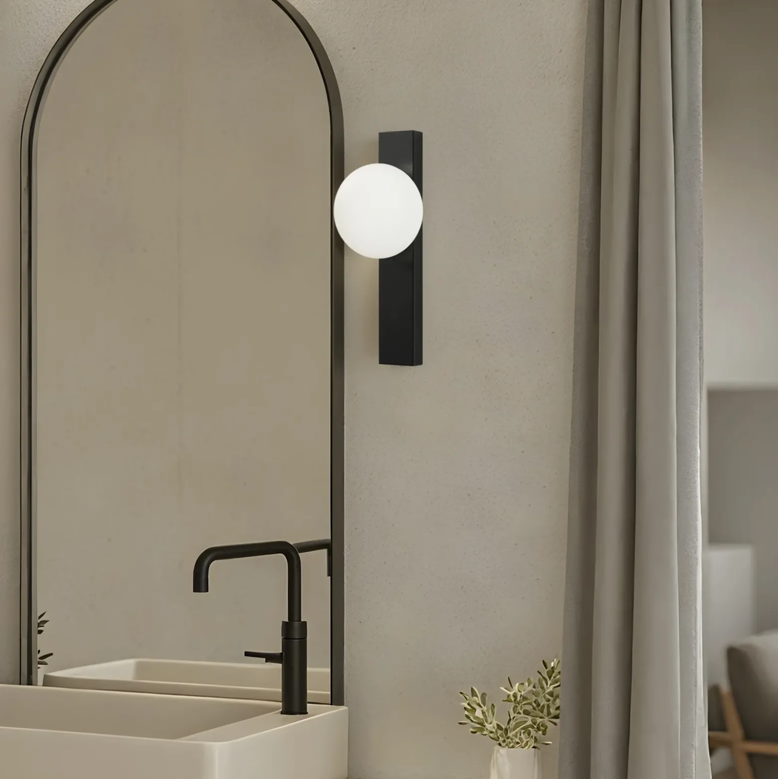 Aplique para baño Lindby Tavrik, negro/blanco, altura 30 cm, cristal