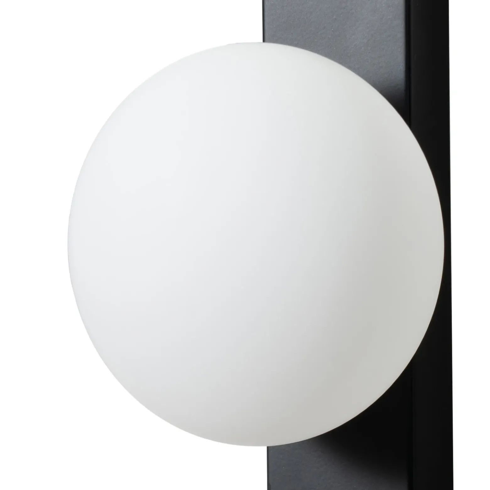 Aplique para baño Lindby Tavrik, negro/blanco, altura 30 cm, cristal