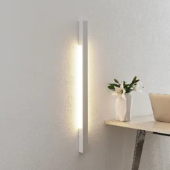 Arcchio Aplique de pared LED Ivano, 91 cm, blanco, aluminio