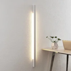 Arcchio Aplique de pared LED Ivano, 130 cm, blanco, aluminio