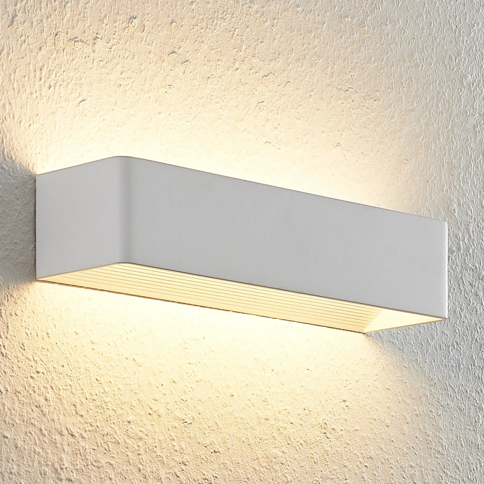 Arcchio Aplique de pared LED Karam, 37 cm, blanco, metal, arriba/abajo