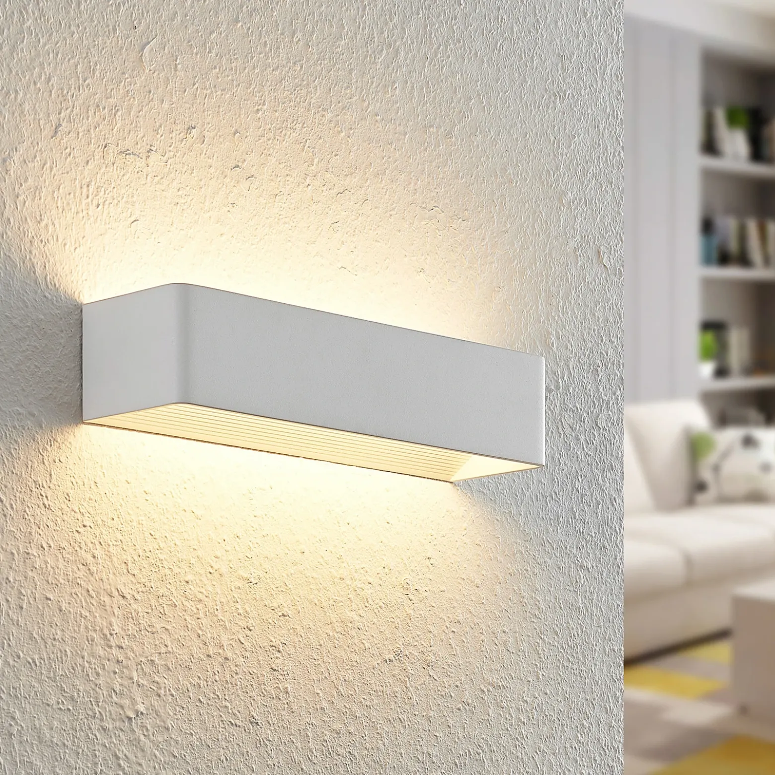Arcchio Aplique de pared LED Karam, 37 cm, blanco, metal, arriba/abajo