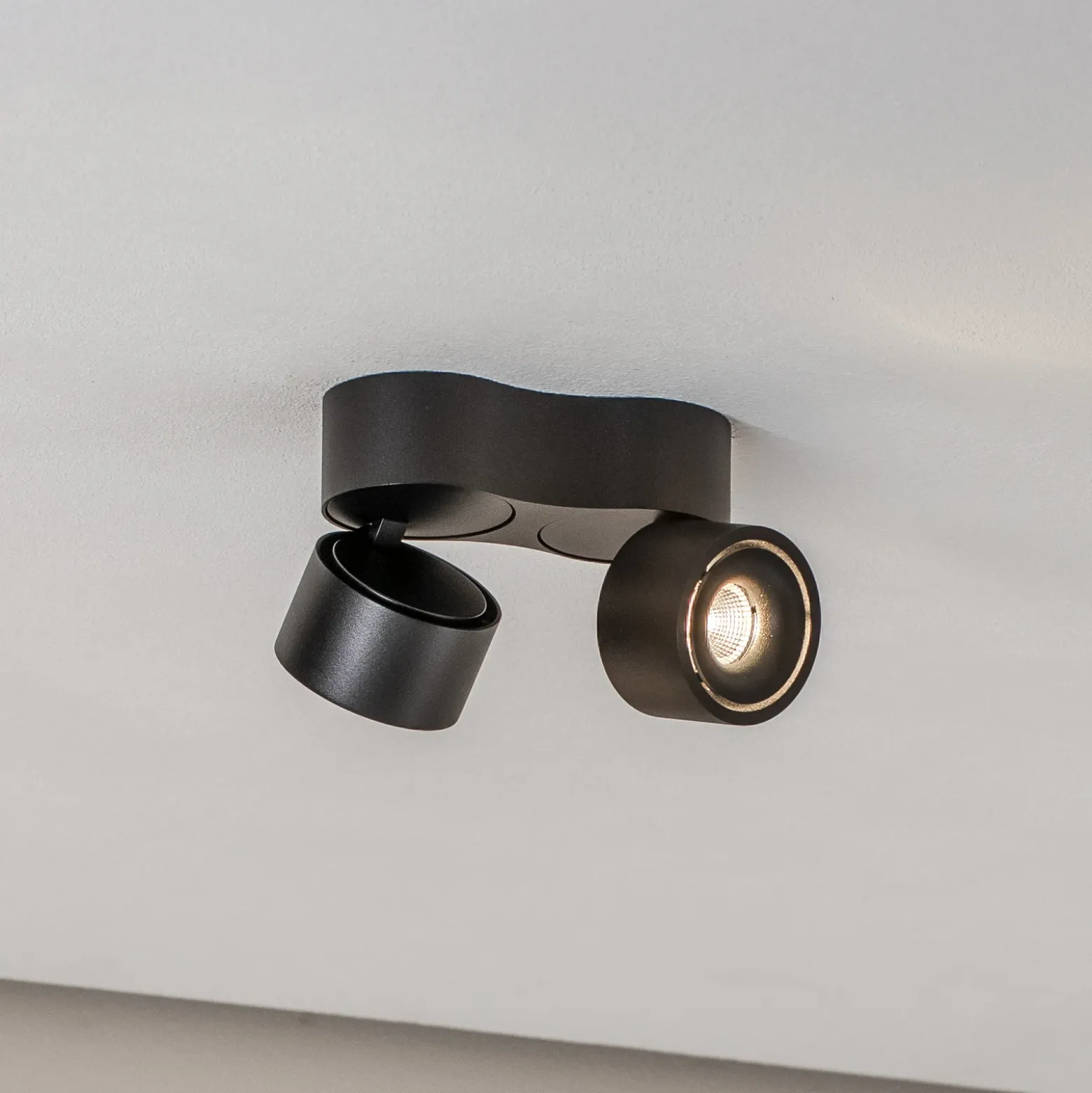 Arcchio Downlight LED Rotari, 1240 lm, 2 luces, negro