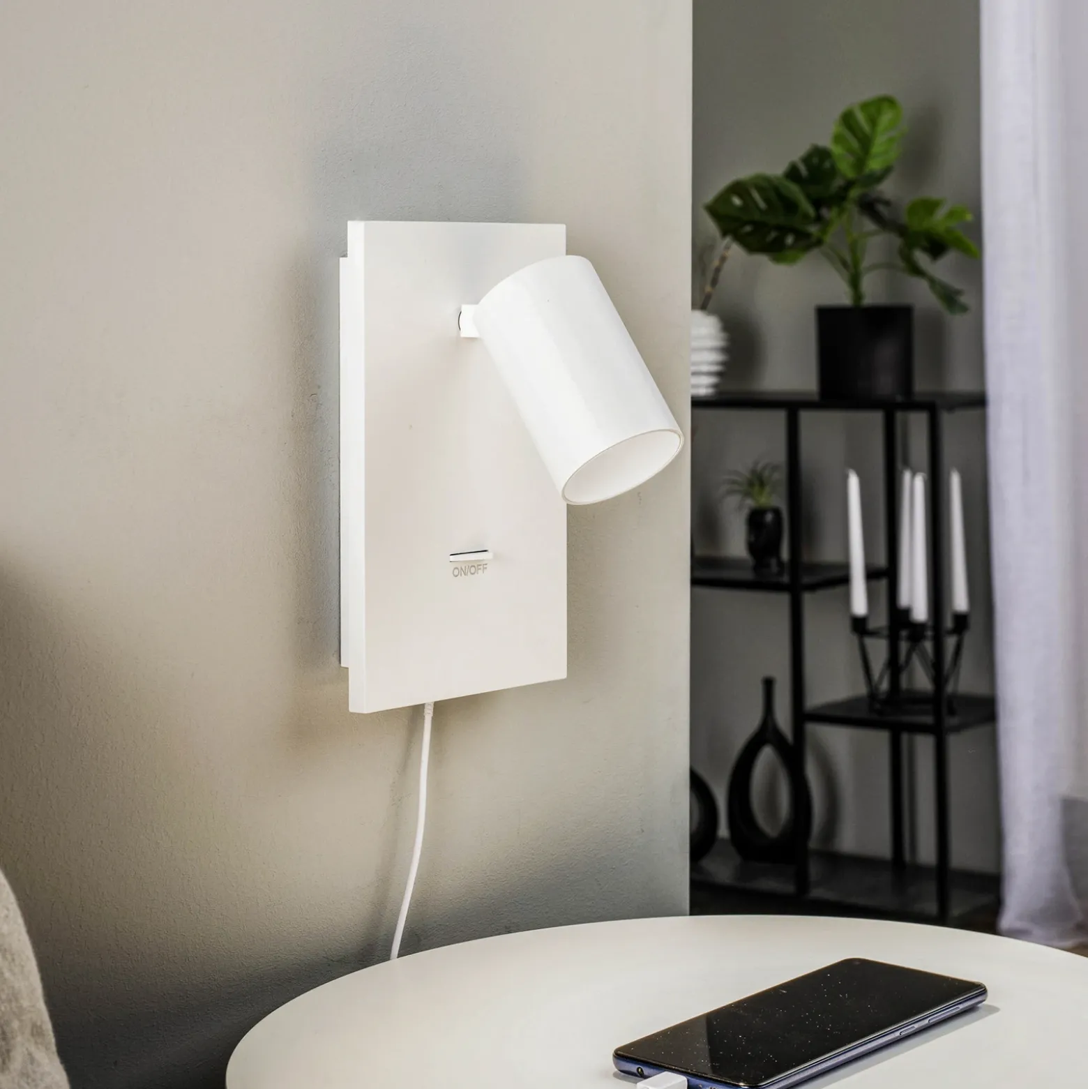 Arcchio Foco Brinja, blanco, metal, USB-C, interruptor, GU10