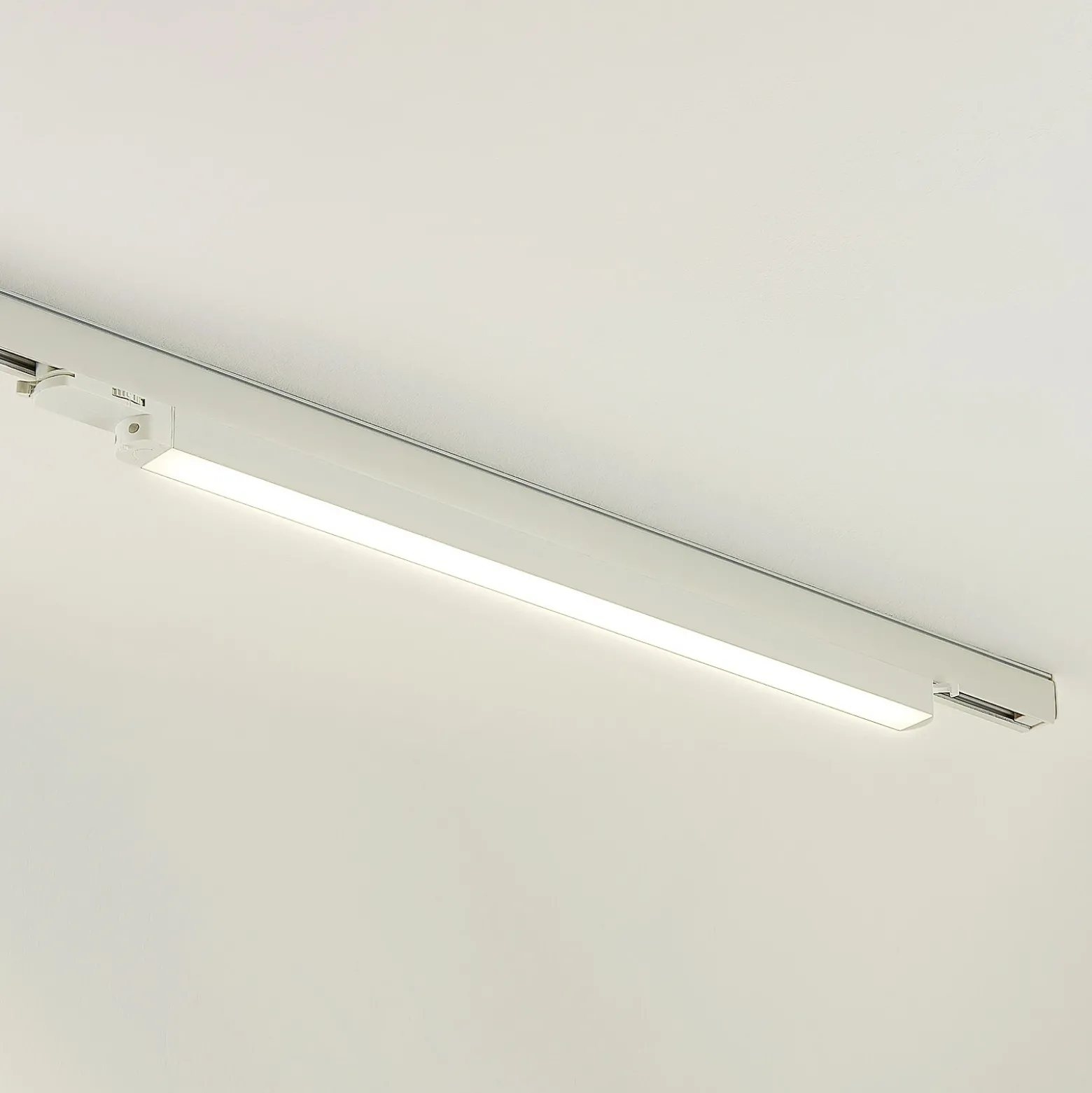 Arcchio Harlow lámpara de riel LED, blanca, 69 cm, 4.000 K