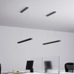 Arcchio lámpara colgante LED de oficina Jolinda, negra, 118cm, arriba/abajo