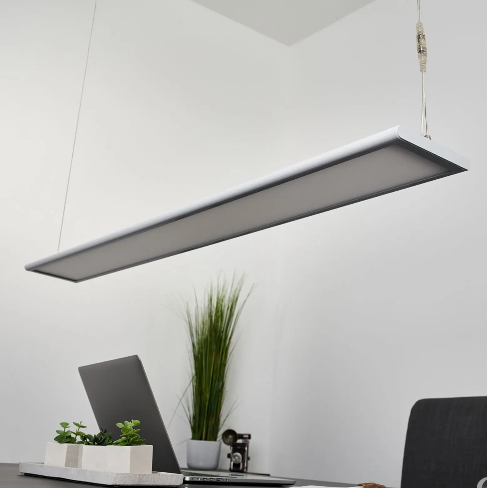 Arcchio lámpara colgante LED de oficina Samu, arriba/abajo, atenuable, aluminio