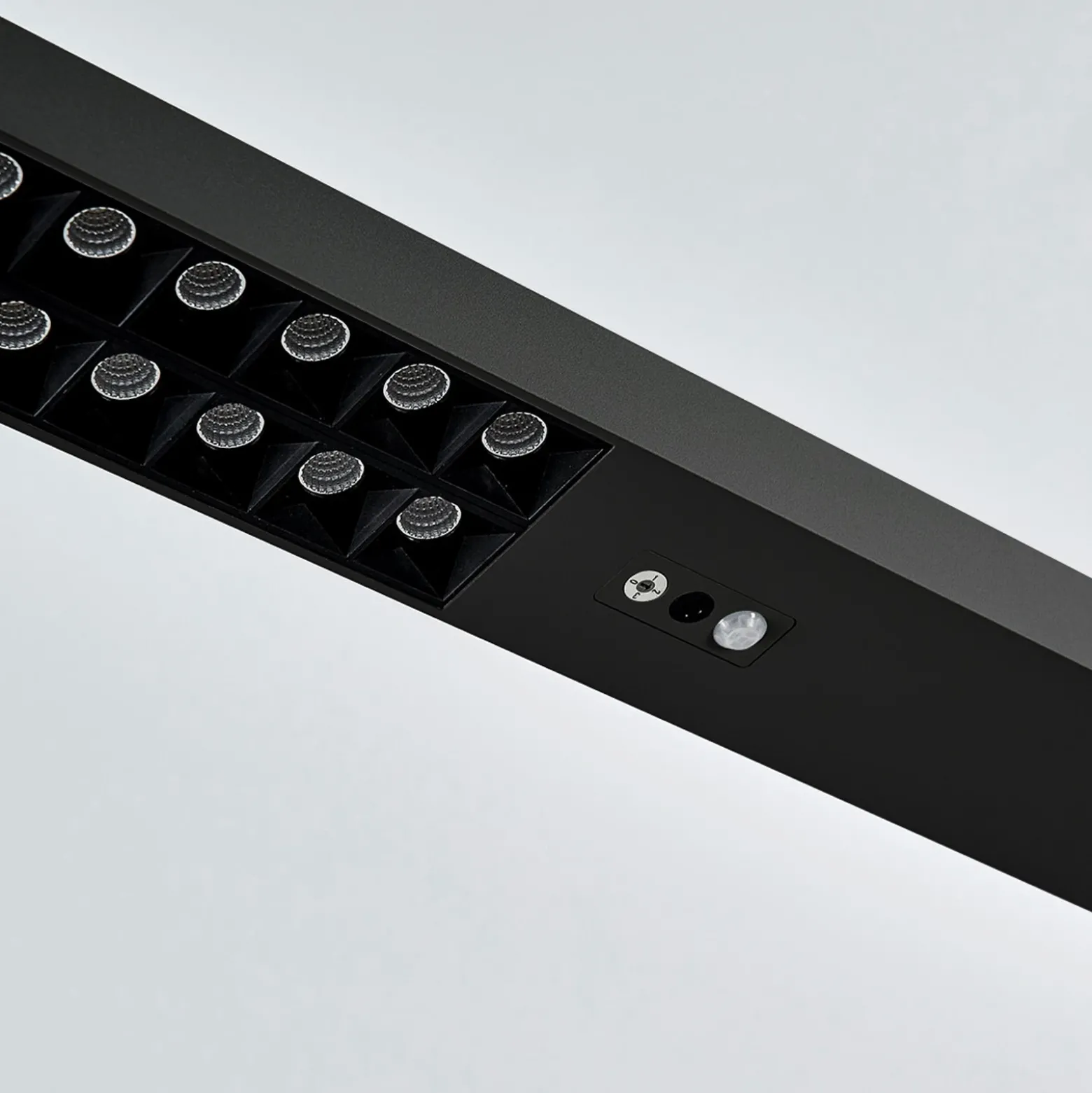 Arcchio Lámpara de pie LED para oficina Jolinda, negra, 4000 K, sensor