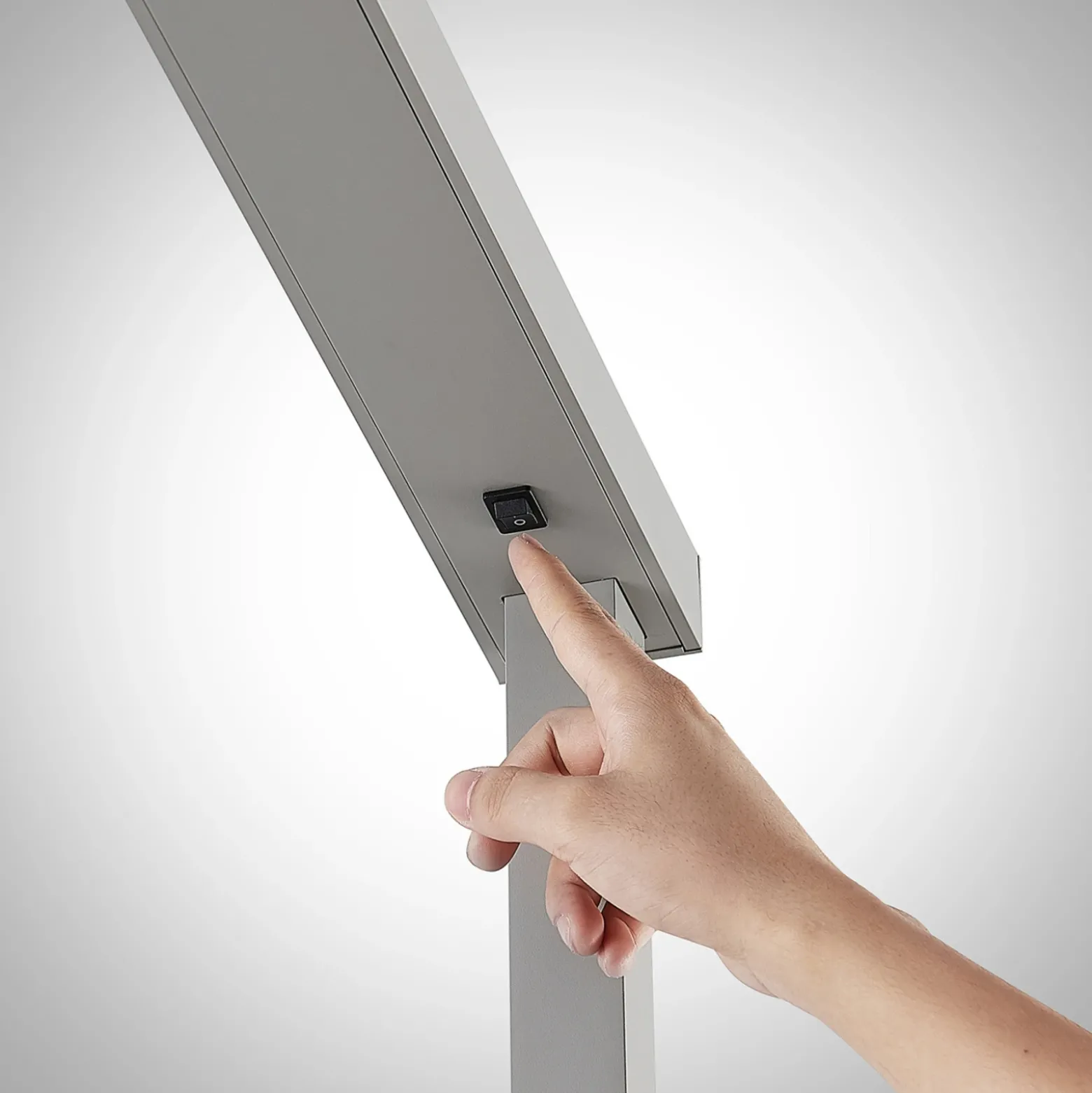 Arcchio lámpara de pie LED para oficina Tamilo, plata, metal, 194cm