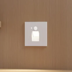 Arcchio Lámpara empotrable LED Neru, 7 cm, blanca, angular, sensor