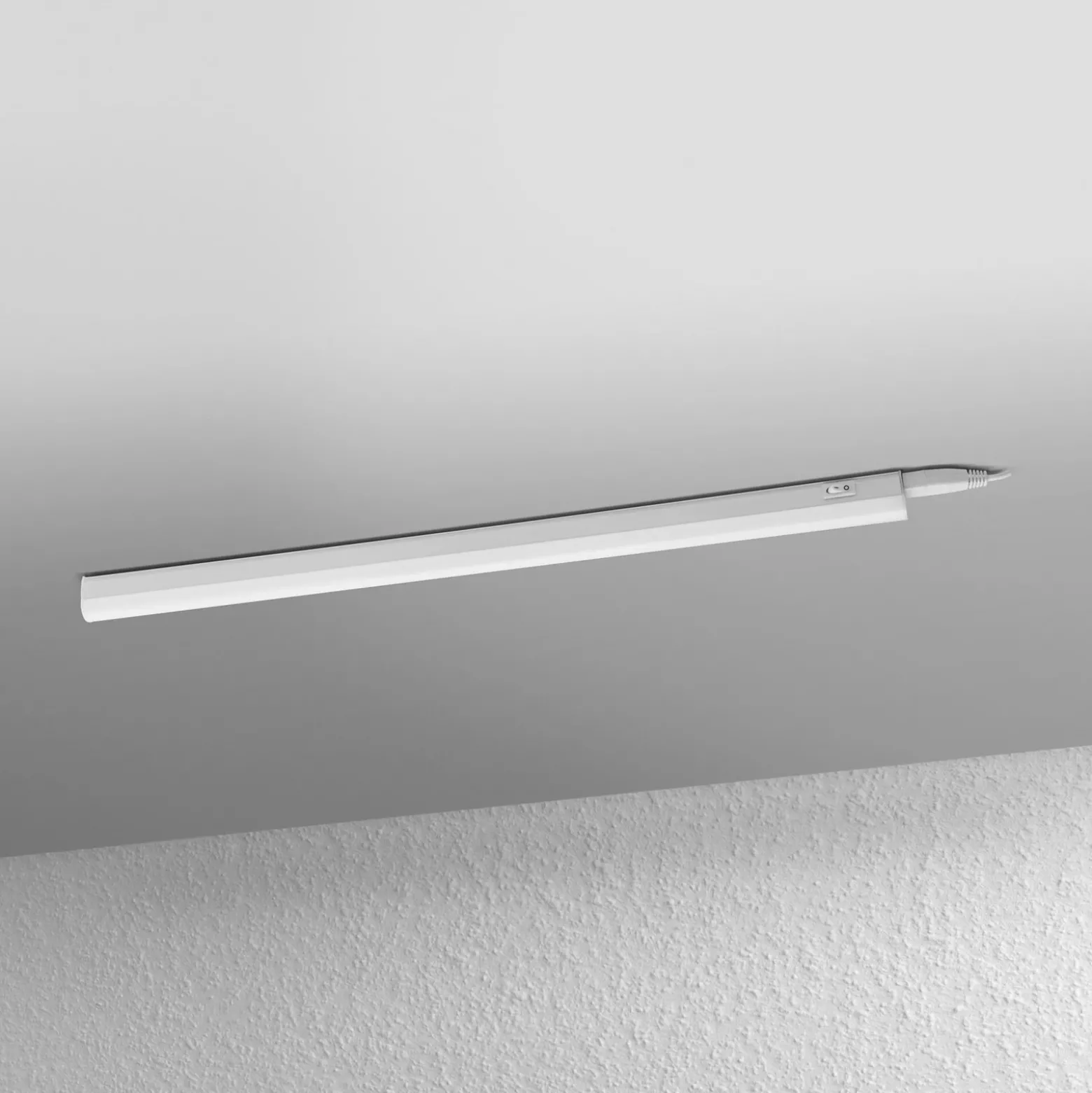 Barra de luz LED OSRAM SWITCH BATTEN, 57 cm, 3000 K, blanco