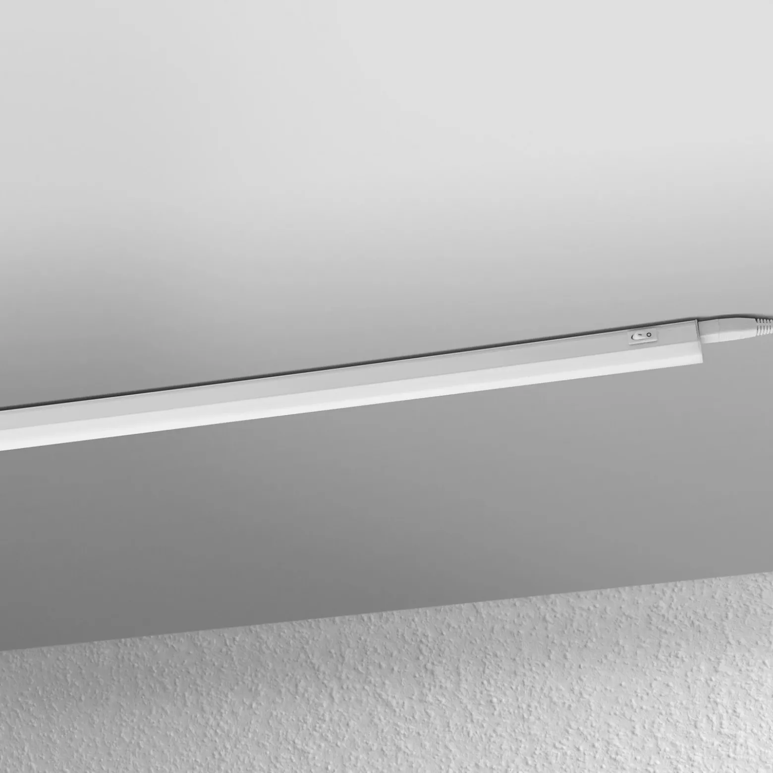 Barra de luz LED OSRAM SWITCH BATTEN, 117 cm, 3000 K, blanco
