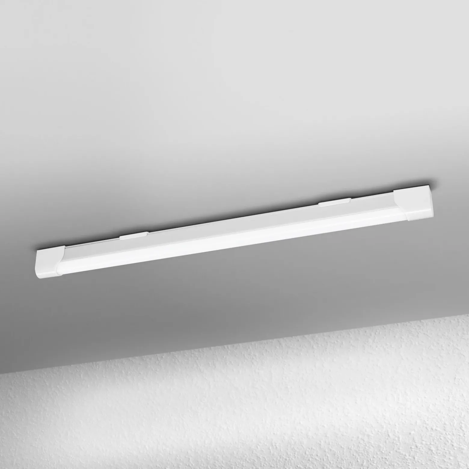 Barra de luz LED OSRAM VALUE BATTEN, 63 cm, metal, 4000 K