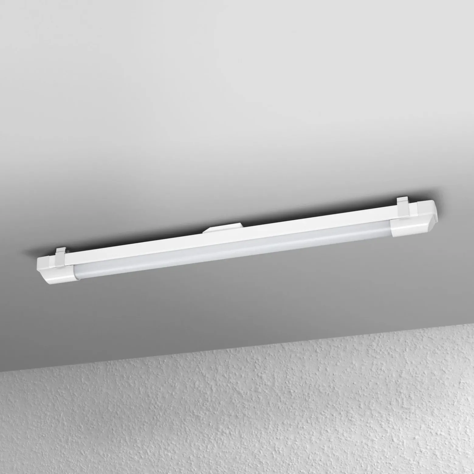 Barra de luz LED POWER BATTEN de OSRAM, 3000 K, 60 cm, 1 luz.