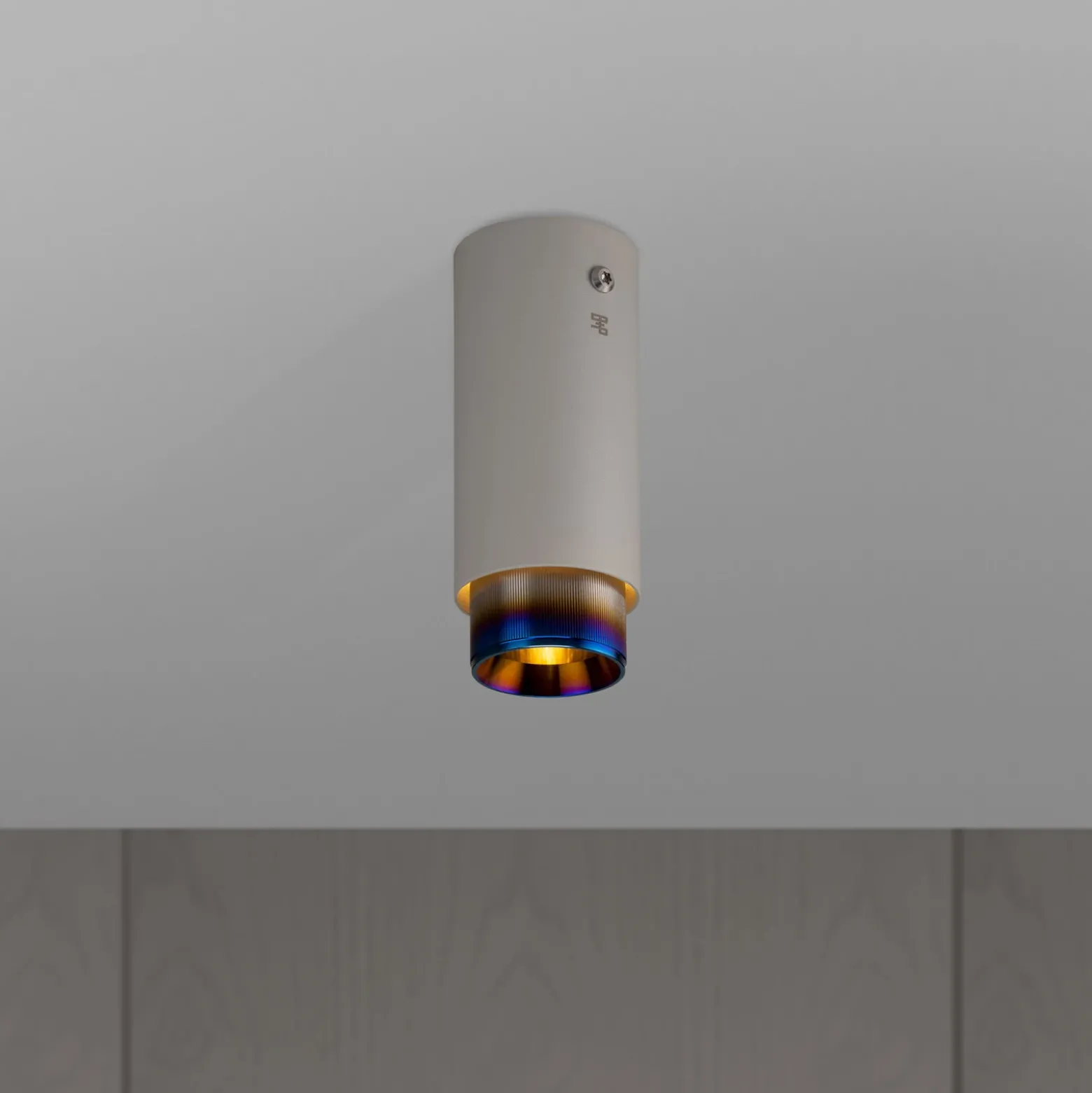 Buster + Punch Exhaust Surface fix gris/quemado