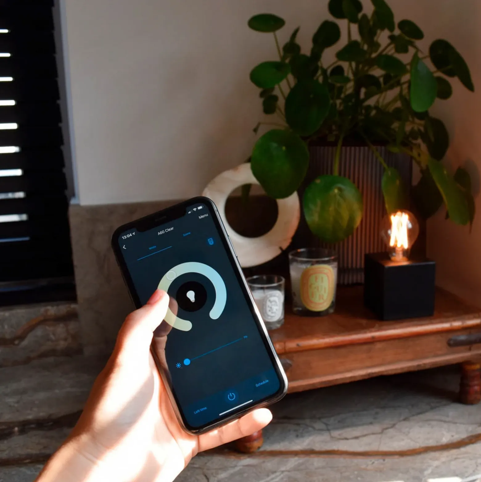 Calex lámpara de mesa en forma cubo, negro
