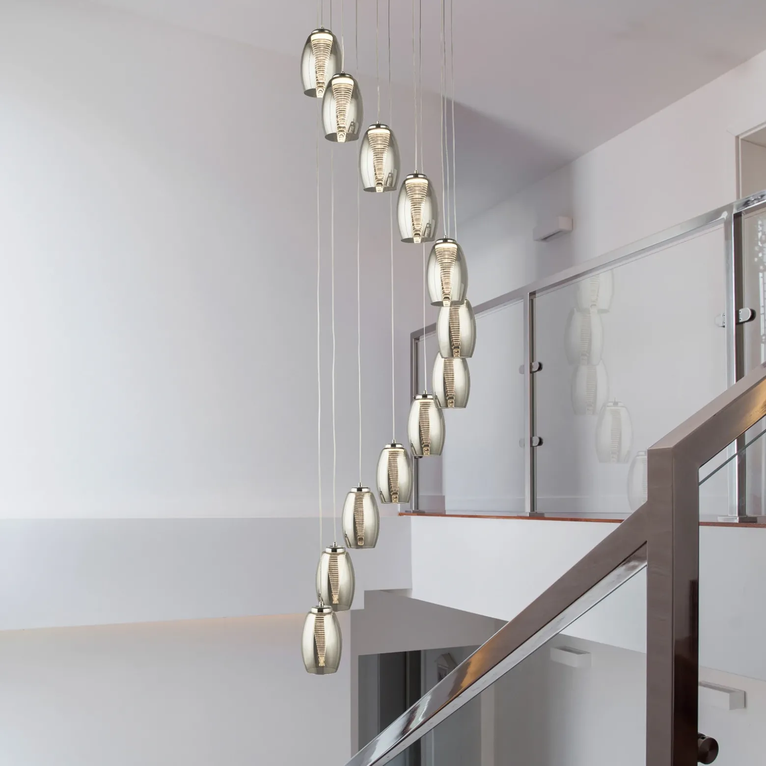Cyclone Lámpara colgante LED, 12 luces, color humo, cristal