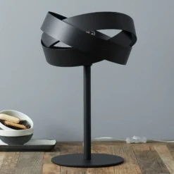 Decorativa lámpara de mesa Tornado