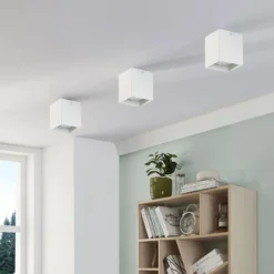 Downlight angular de diseño Carson en blanco