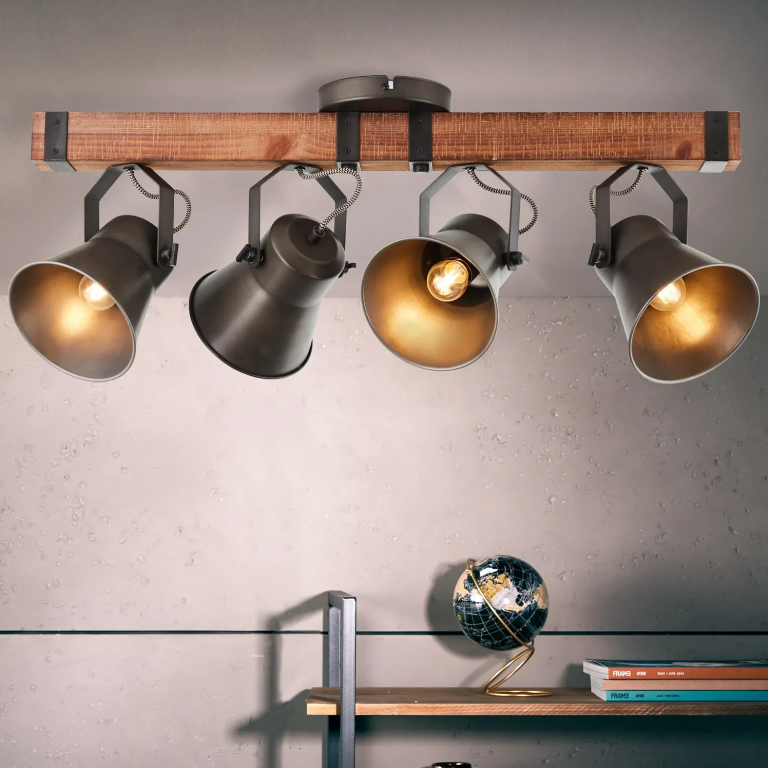 Downlight Decca, longitud 78 cm, negro/madera, 4 luces.