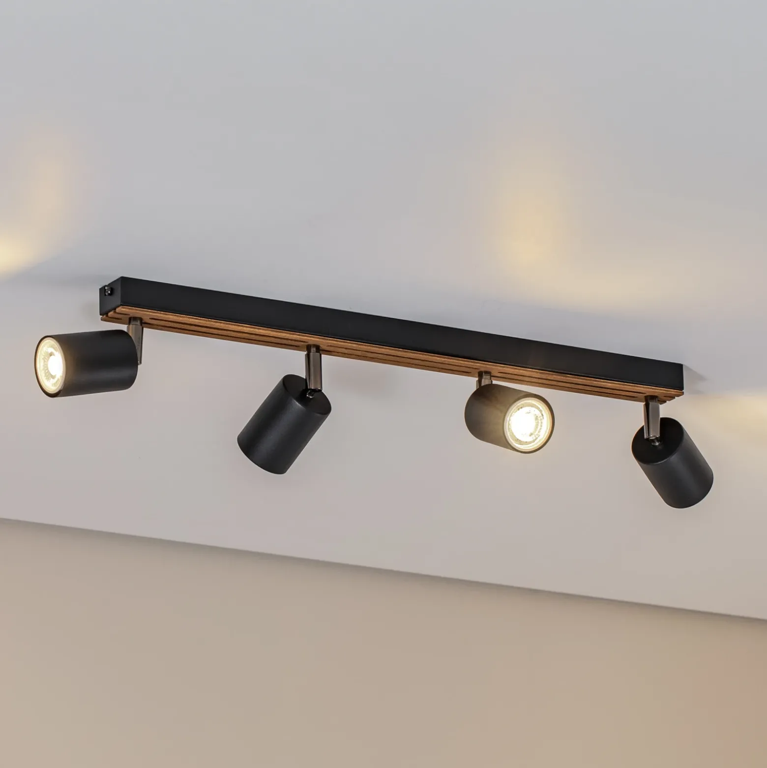 Downlight Envostar Tino de 4 luces, negro/madera