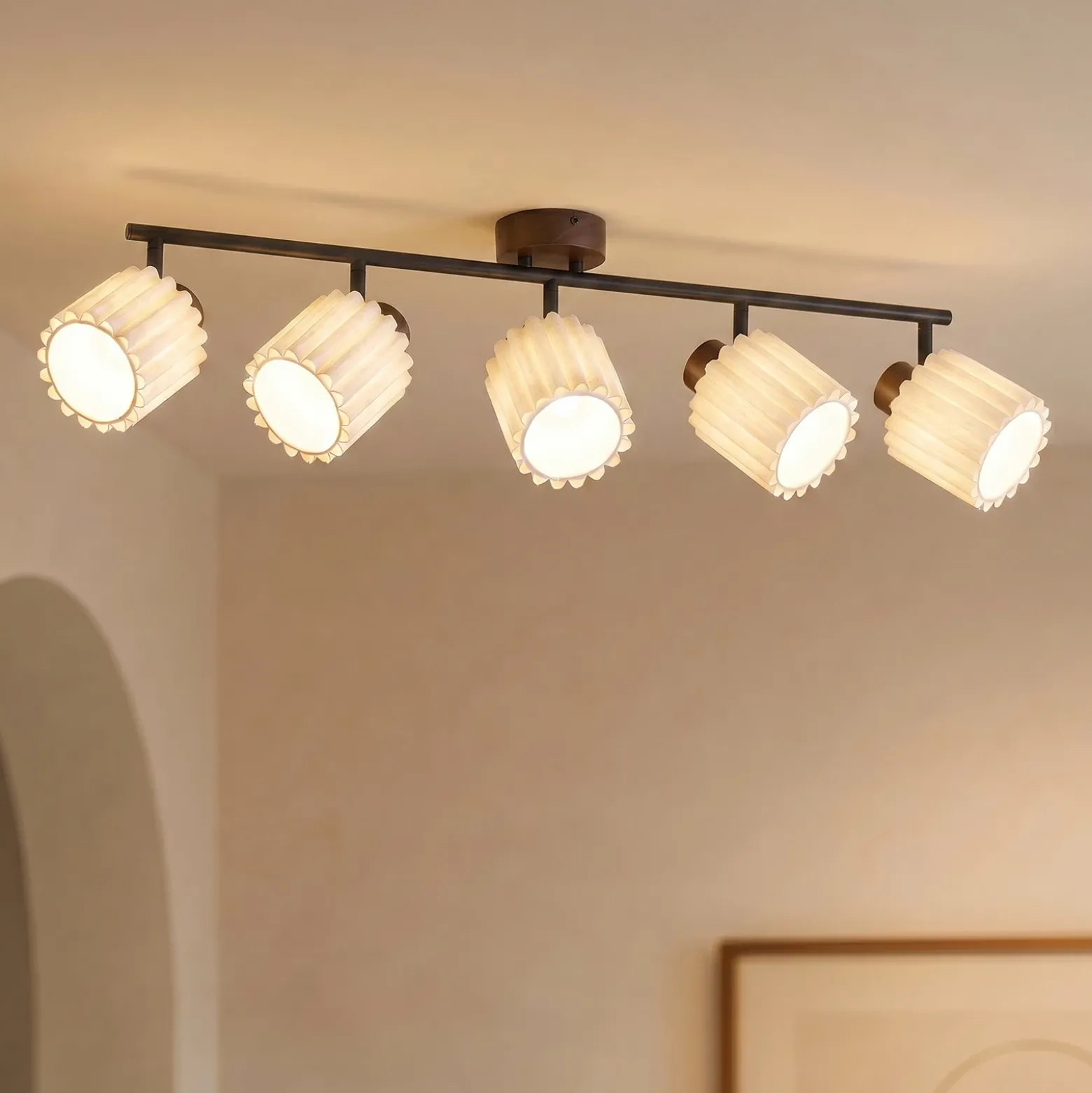 Downlight Lindby Shiloh, 5 luces, nogal/beige, madera