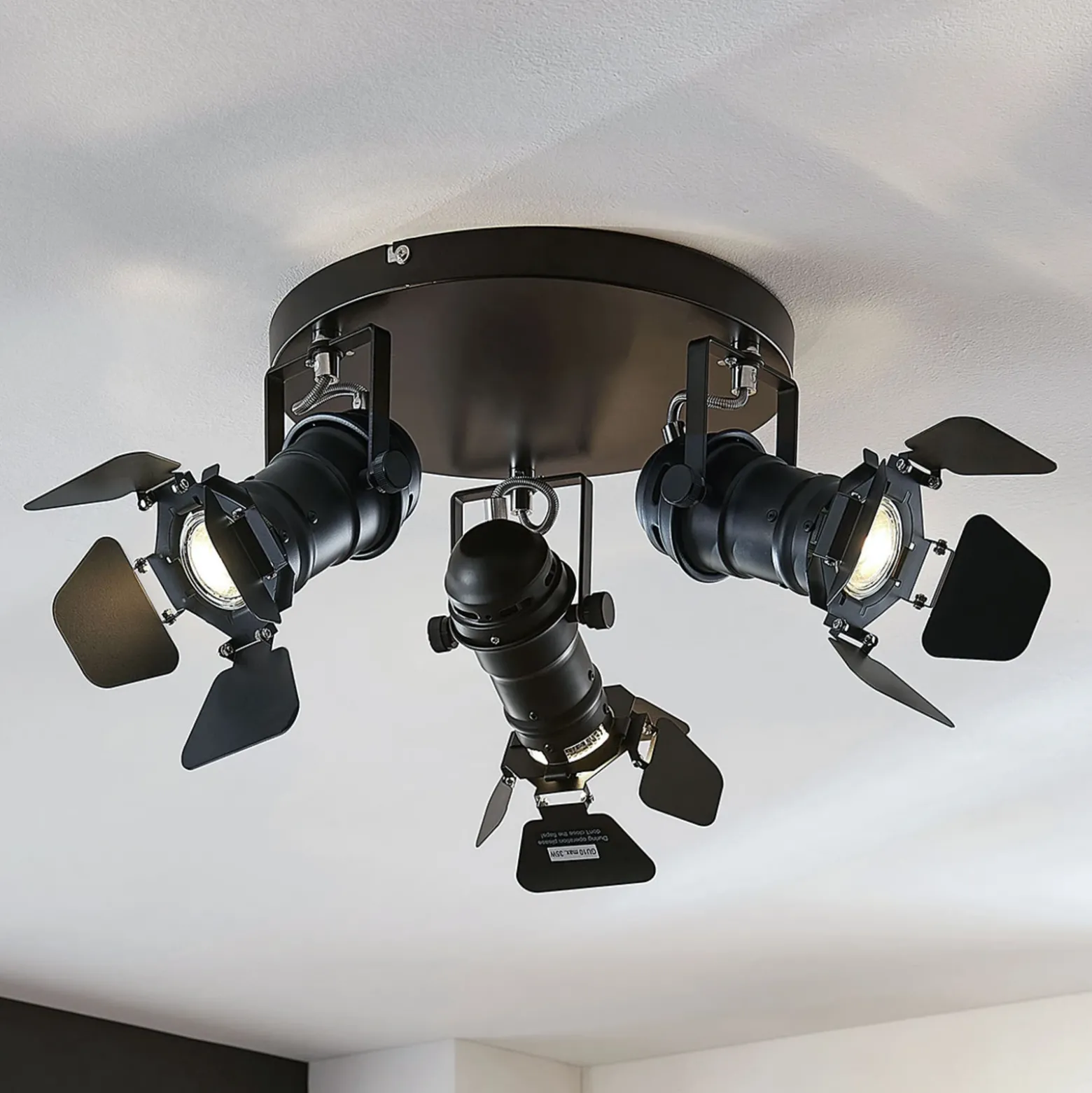 Downlight Lindby Tilen, 3 luces, negro, metal, Ø 54 cm