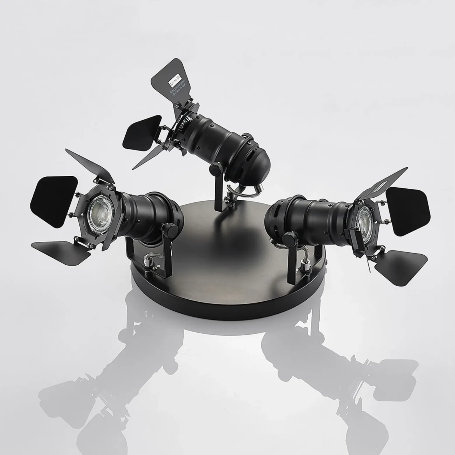 Downlight Lindby Tilen, 3 luces, negro, metal, Ø 54 cm