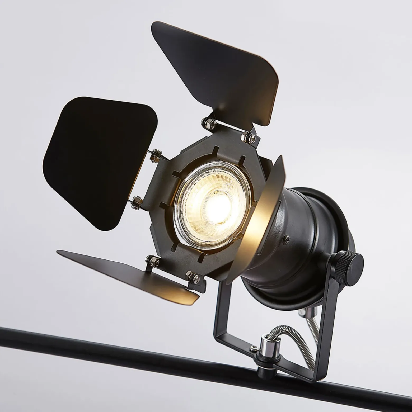 Downlight Lindby Tilen, 4 luces, negro, metal, 125 cm