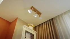 Downlight Merela de Lindby, blanco, 45 cm, 3 luces, madera, E14