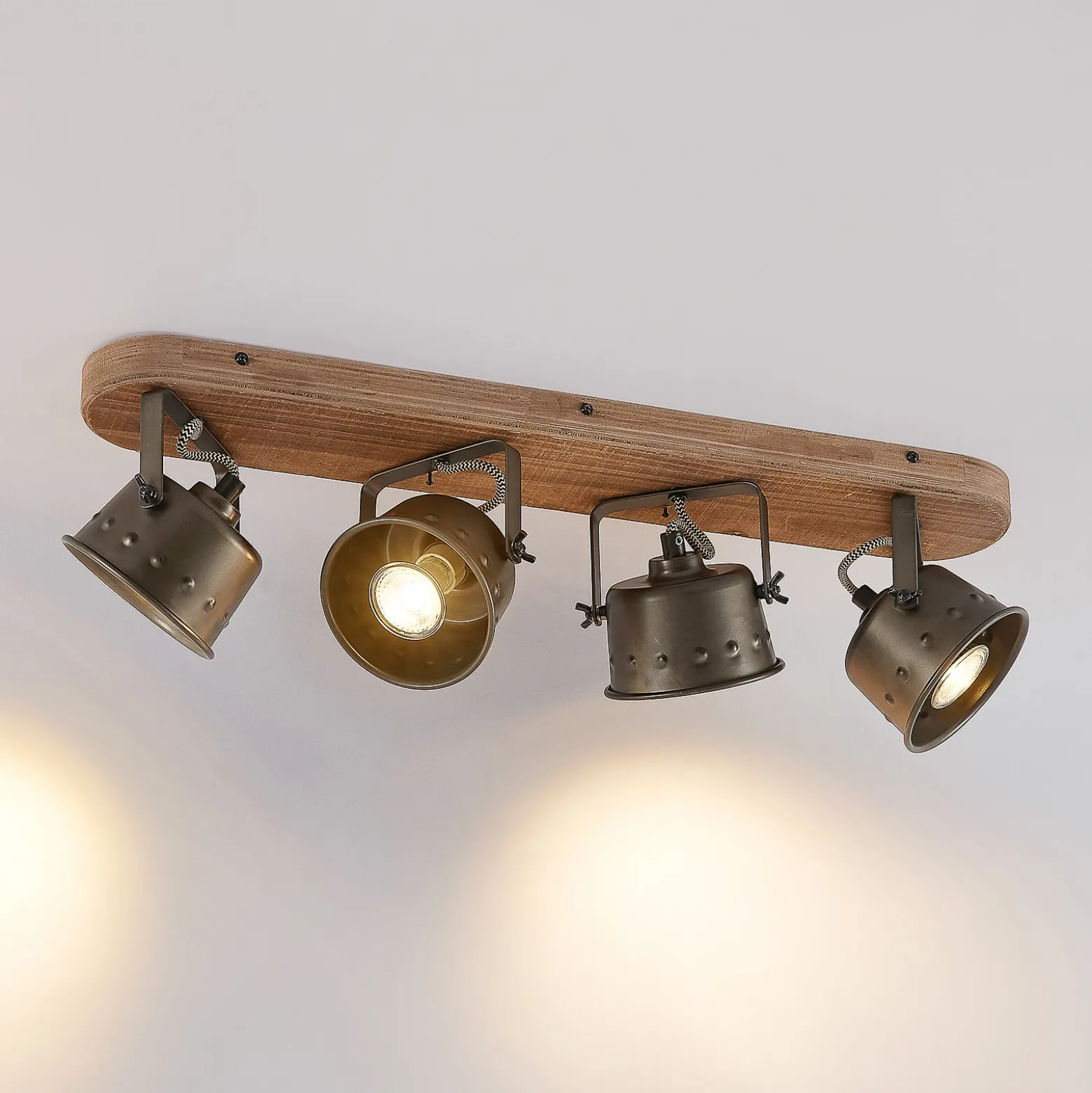 Downlight Rubinjo de Lindby, 62 cm, 4 luces, madera, GU10