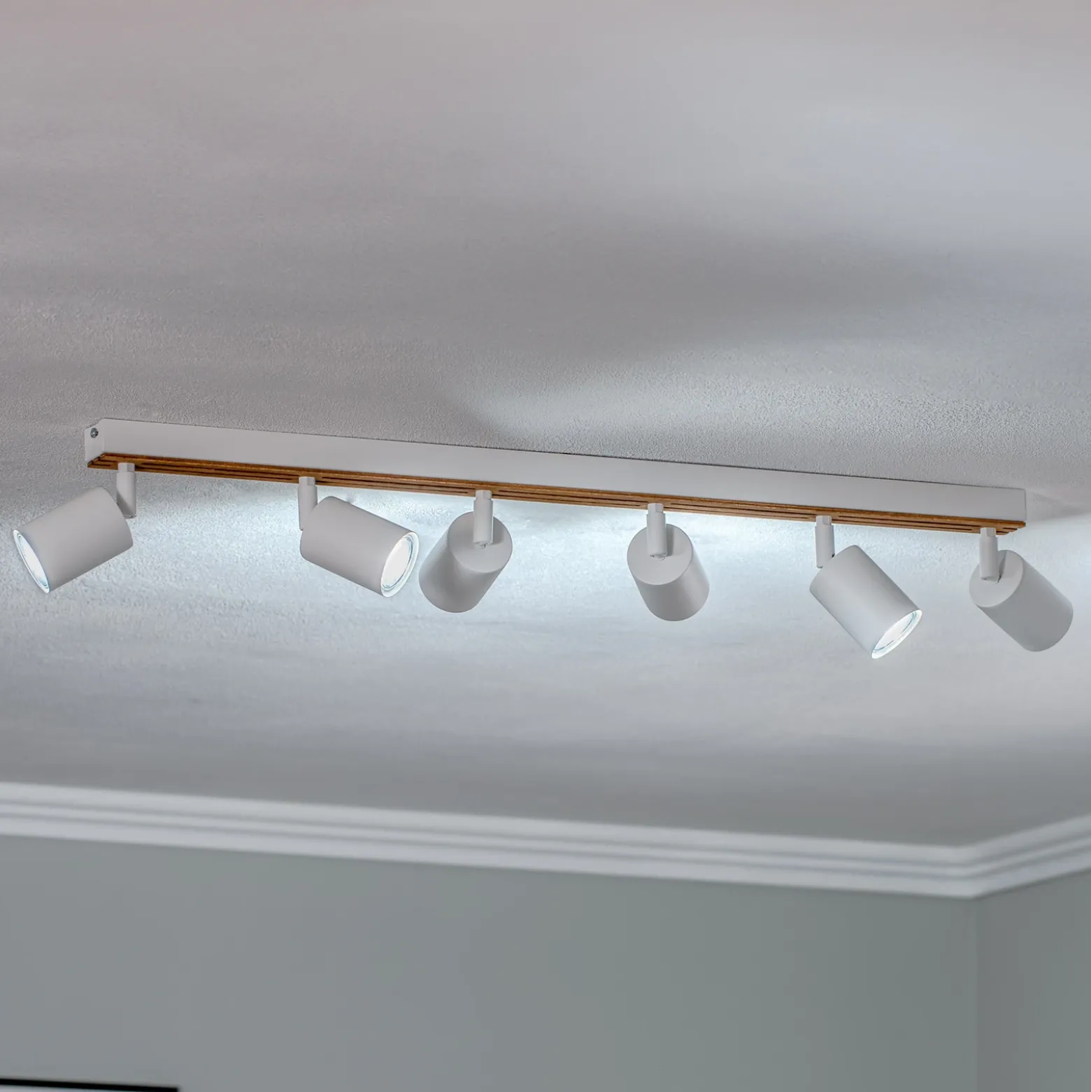 Downlight Tino, blanco/madera, 6 luces, 80 cm